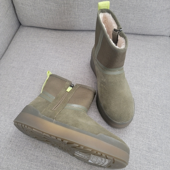 NWOB UGG Classic Tech Mini In Burnt Olive - Picture 2 of 6
